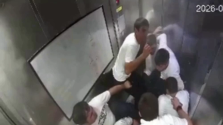 IMPACTANTE VIDEO: Ascensor se desploma con nueve personas dentro