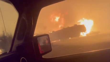 VIDEOS: Fortísimos incendios forestales hacen infernales los paisajes de un vecino de EE.UU.
