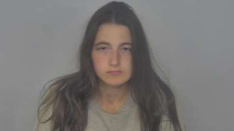 Una madre apuñala a sus tres hijos en un ataque sangriento y "horrible"