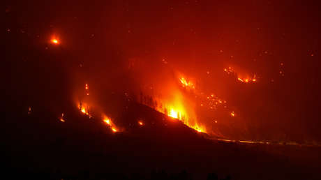 APOCALÍPTICAS IMÁGENES desde dentro del potente incendio forestal que azota a Canadá