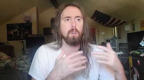 "Le dispararía a quien sea, sean niños, mujeres u hombres": Explosivas declaraciones de popular 'streamer' provocan su suspensión