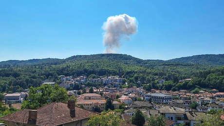 Explosión sacude un almacén en una fábrica de armas en Bulgaria