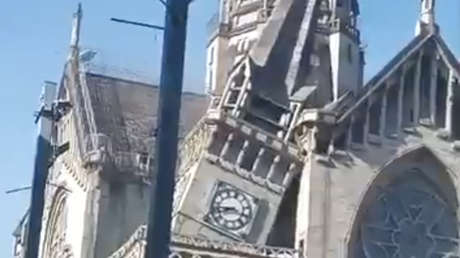 Colapsa la cúpula de catedral histórica tras terremoto en Colombia (VIDEOS)