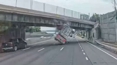 VIDEO: Este es el precio de ignorar los límites de altura en una autopista