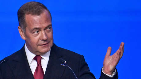 Medvédev: Rusia tiene derecho a atacar a los buques que transporten mercancías en interés de Kiev