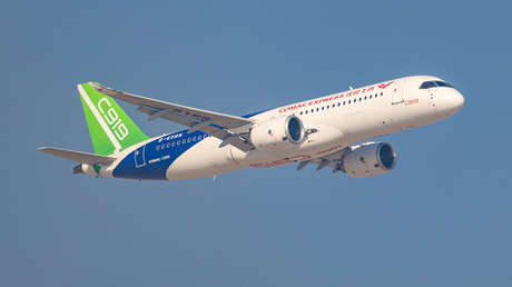 Rival chino de Boeing y Airbus da su primer salto internacional