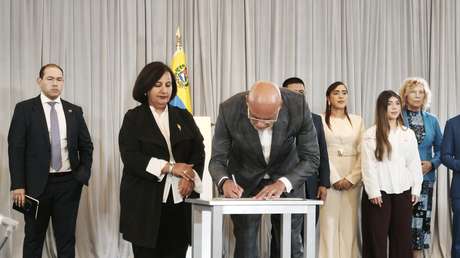 Venezuela anuncia los primeros acuerdos del diálogo entre el Gobierno y un sector de la oposición