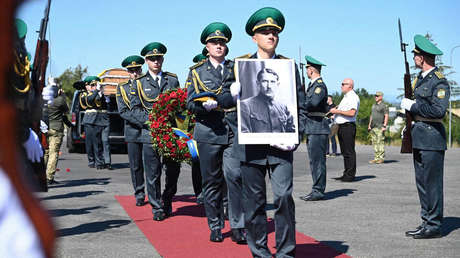 Ucrania traslada con honores militares a un colaborador de Hitler para su reentierro