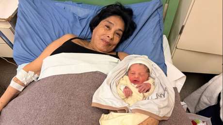 Mujer rompe un récord en un país latinoamericano al dar a luz a su primer hijo a los 62 años