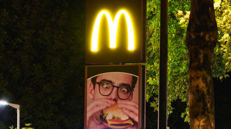 ¿Hamburguesas con vigilancia?: cliente de McDonald’s hace un perturbador descubrimiento
