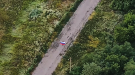 VIDEO: Militares rusos liberan una nueva localidad de manos del régimen de Kiev