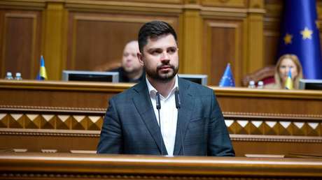 "Grupo criminal": Diputado del partido de Zelenski carga contra la movilización forzosa