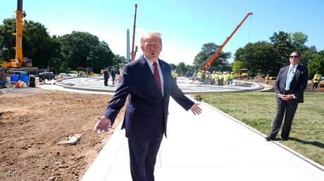 "Si eres hierba, eres muy feliz": Trump muestra las obras de la Casa Blanca