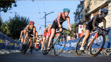 World Triathlon permite a los atletas rusos competir con bandera e himno nacional