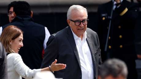 Rocha Moya se aparta otra vez del cargo de gobernador de Sinaloa apenas un día después de volver