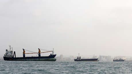 Irán aprueba cobrar peajes a los barcos que crucen el estrecho de Ormuz