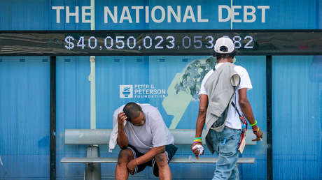 ¿Por qué Estados Unidos le debe tanto dinero al mundo?