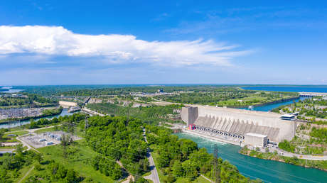 "Todo está sobre la mesa": provincia clave de Canadá se prepara para cortar electricidad y minerales a EE.UU.