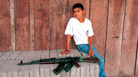 En este país latinoamericano hay reclutamiento forzado (y récord) de niños en grupos armados