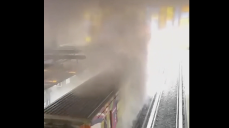 VIDEOS: Una 'nube' de humo sale de un vagón de metro en una capital latinoamericana