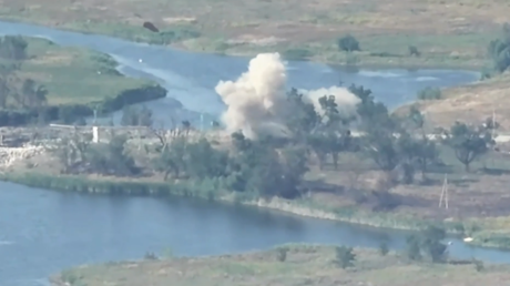 Como un relámpago: dron ruso pulveriza vehículo militar y frustra planes de Kiev (VIDEO)