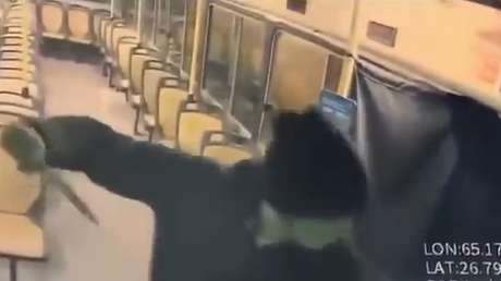 VIDEO: Momento del brutal ataque a puñaladas contra el chofer de un autobús en Argentina