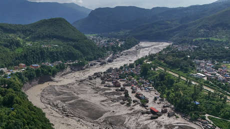 ¿Qué desató las mortales inundaciones en Nepal y China?