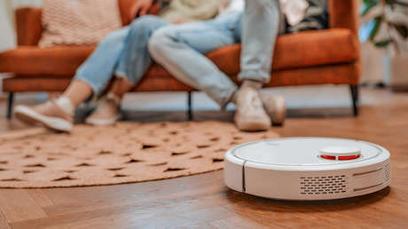 Aspiradora robot revela una infidelidad (y da un giro inesperado)