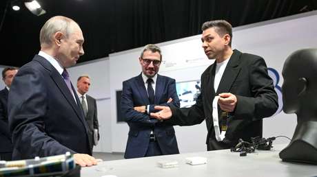 Putin destaca logros de Rusia que sus competidores aún no tienen