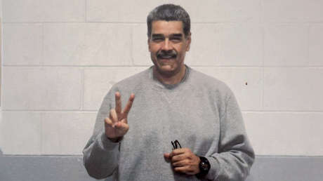 Publican FOTOS de Maduro con un mensaje desde la cárcel