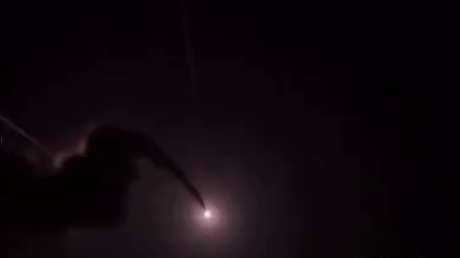 Irán descarga su respuesta: misiles y drones despegan rumbo a bases de EE.UU. (VIDEO)