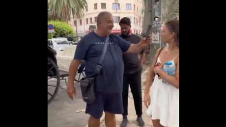 VIDEO: Turista alemana pide agua para un caballo y dueño de calesa se la arroja a la cara y la llama "nazi"