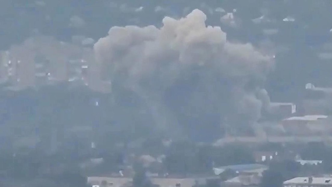 VIDEO: Explosión y columna de humo tras golpe de la aviación rusa contra un puente