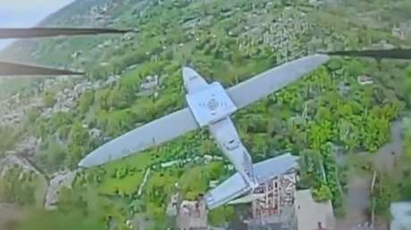 VIDEO: Operadores rusos derriban drones pesados enemigos