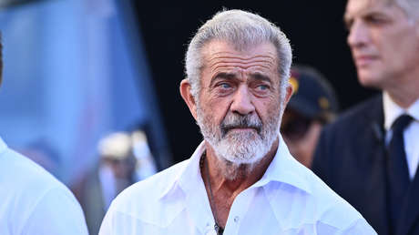 Estrella de Hollywood se disculpa por burlarse de una intérprete de lenguaje de señas