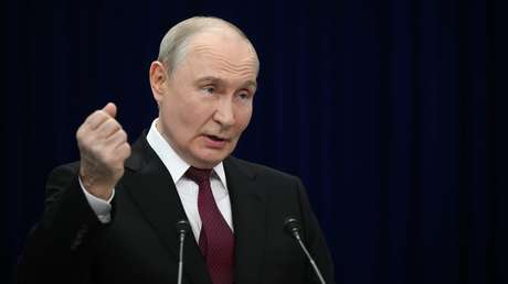 Putin: "Si alguien intenta hacernos bajar en la cadena alimentaria, puede que se lleve un puñetazo en los dientes"