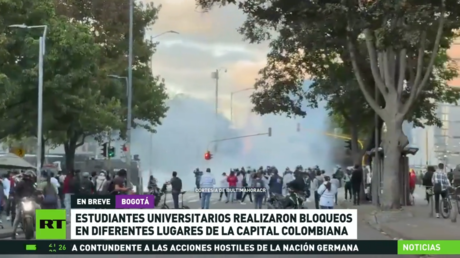Estudiantes universitarios realizaron bloqueos en diferentes lugares de la capital colombiana
