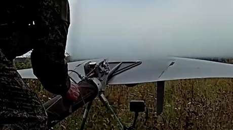 VIDEO: Artillería rusa elimina puntos de resistencia detectados por un dron de reconocimiento