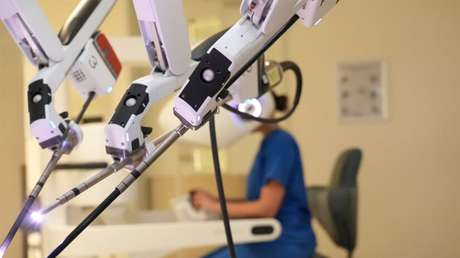 La cirugía robótica alcanza un nuevo nivel con un trasplante combinado de dos órganos