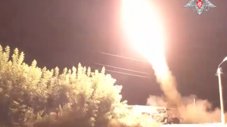 VIDEO: La artillería rusa golpea sin descanso en el frente