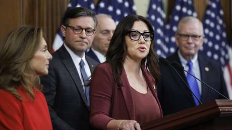 Informes oficiales: exsecretaria de Trabajo de EE.UU. bebía en el trabajo y gastaba dinero público