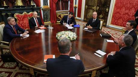 Peskov comenta la reunión entre Putin y enviados de Trump