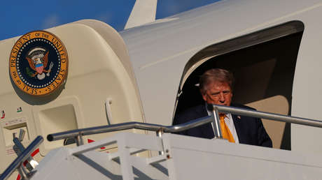 Trump aparece con un inesperado cambio de 'look' (FOTOS)
