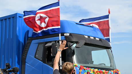 VIDEO: Nieto de héroe ruso que salvó a Kim Il-sung inaugura puente automovilístico entre Rusia y la RPDC