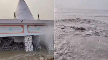 VIDEO: Un histórico templo de 150 años se hunde por las crecidas en la India