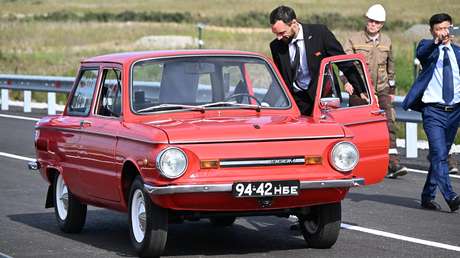 VIDEO: Nieto de héroe ruso que salvó a Kim Il-sung inaugura puente automovilístico entre Rusia y la RPDC