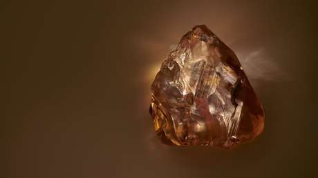 Rusia recibe el diamante de joyería más grande de su historia valorado en 468 quilates (FOTOS, VIDEO)