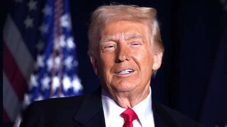 Trump regala 45.000 dólares en efectivo a tres asesoras de la Casa Blanca: ¿quiénes son y por qué?