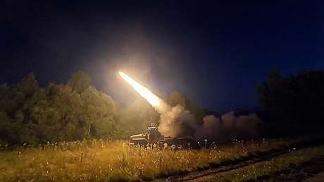 VIDEO: Fuego de Grad ruso aplasta los puestos y efectivos del régimen de Kiev