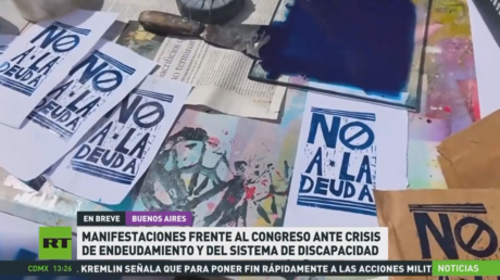 Manifestaciones frente al Congreso de Argentina ante crisis de endeudamiento y del sistema de discapacidad